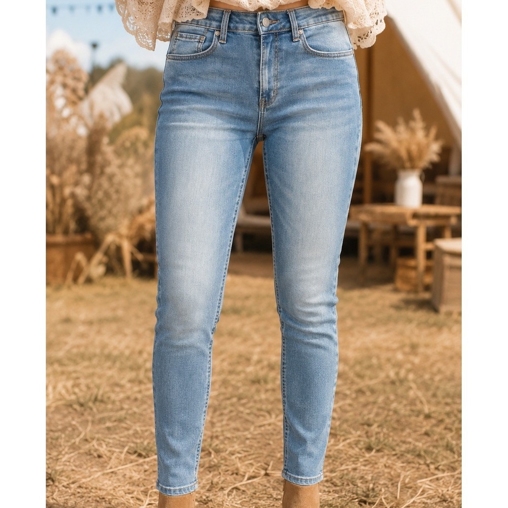 No Boundaries Womens High Rise Skinny Jeans Medium Wash Blue Size 12 Stretch